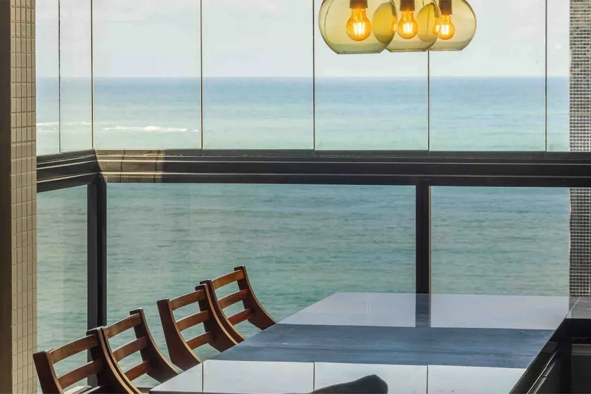 Luxurious seaside, entire building! - Image 1