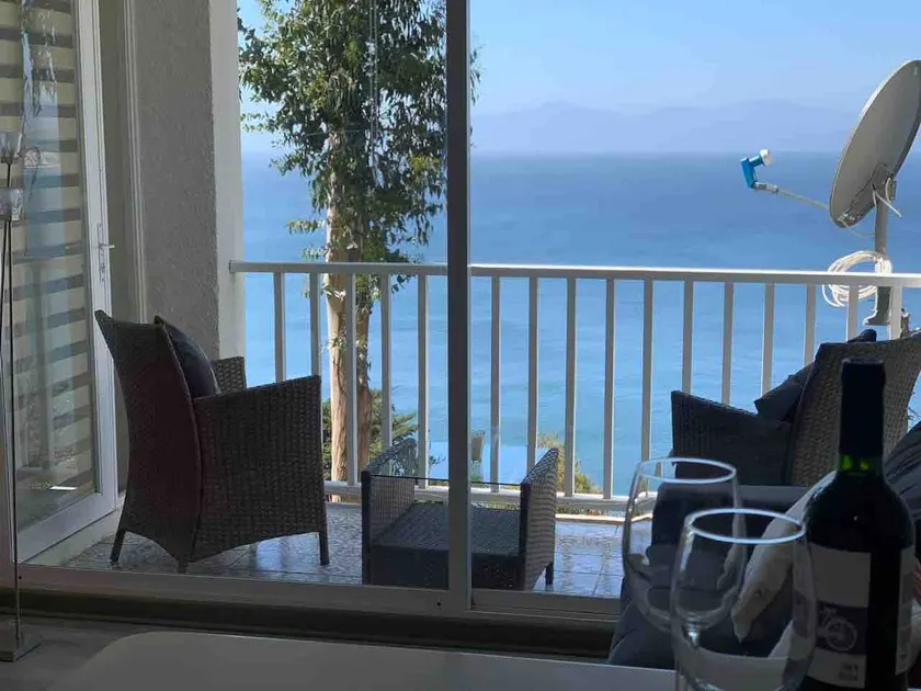 Apartment with a view, pool and beach - Image 1