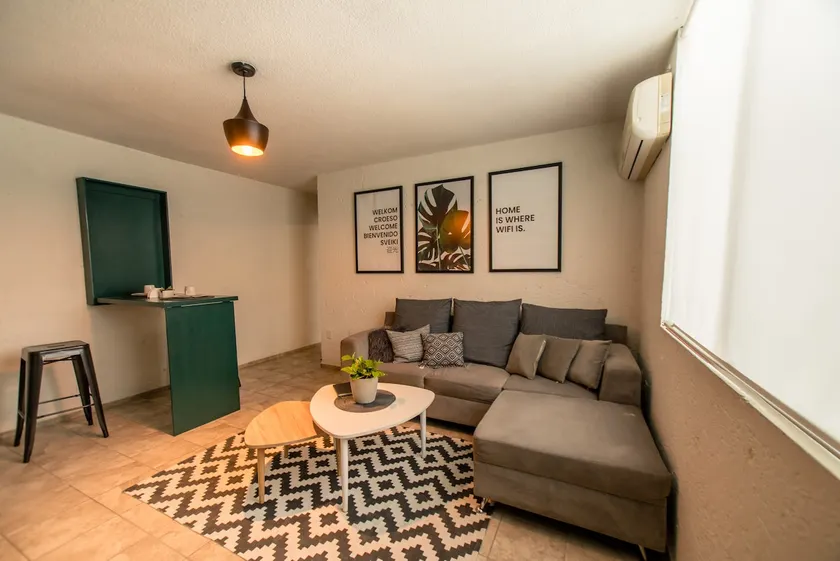 Hangar 4 · Executive Suite · Tampico · 5 min from the airport - Image 1