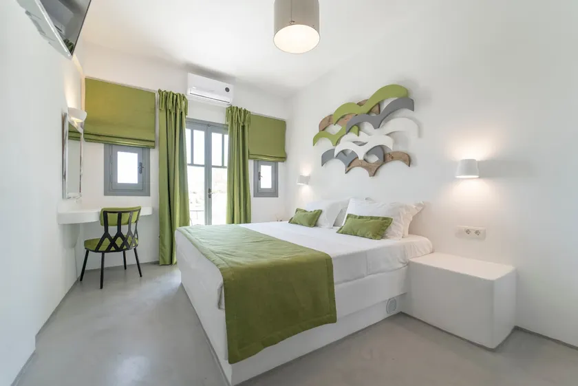 Modern Double Studio with Pool View - Image 1