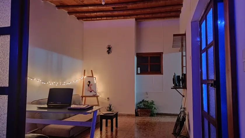 A warm house in the heart of the city (downtown) - Image 1