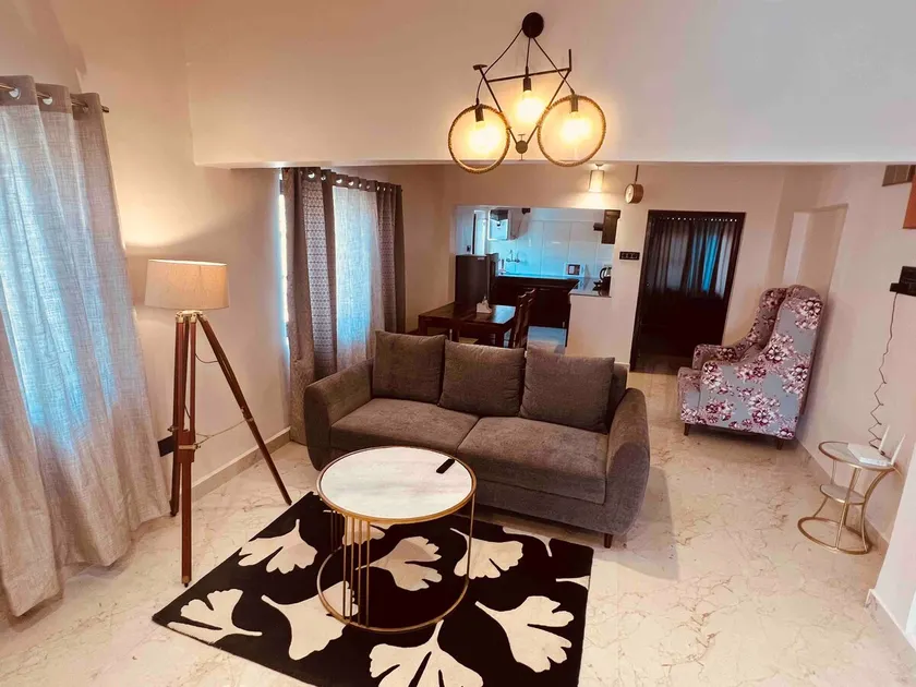 Eclectic 1 Bedroom House - Image 1