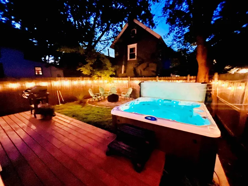Asbury Austin-Hot Tub, Beach Tags & Beach Cruisers - Image 1