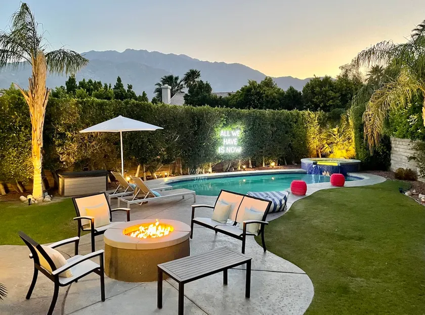 Pool/Spa/Firepit, Xmas Tree - Presents, Fam Photos - Image 1