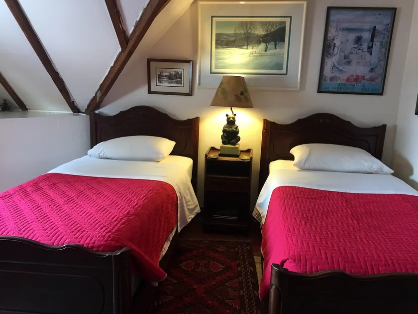 1 bedroom apt with twin beds in Downtown Victorian - Image 1