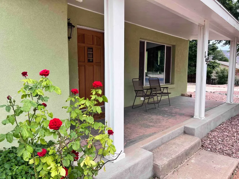 2BD/2BA Peaceful Getaway w/ Red Rock views! - Image 1