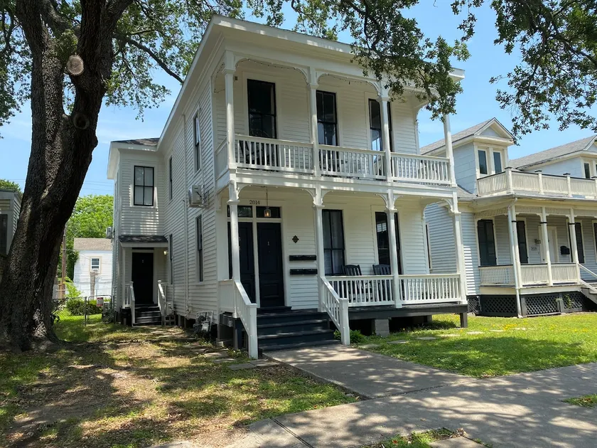 Elegant Flat ~ Historic District - Image 1
