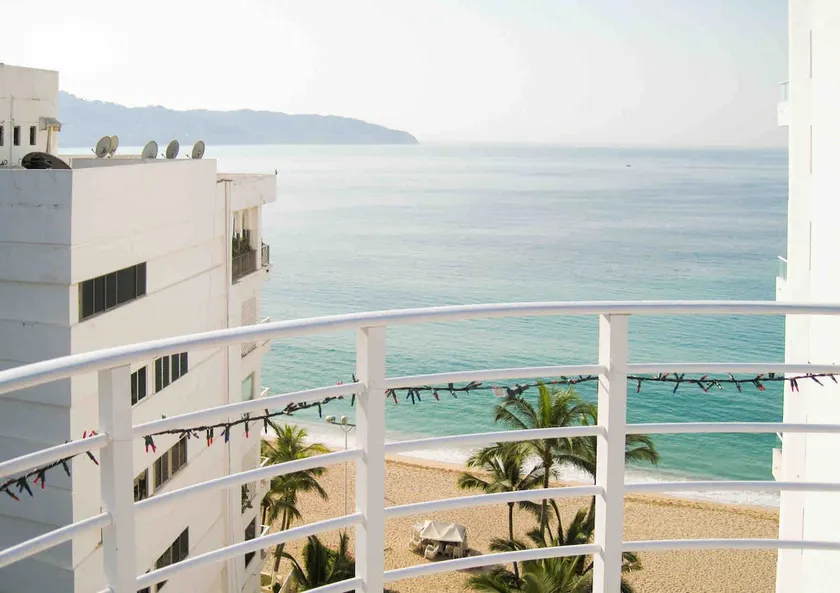 Bright Condo at Playa El Morro with infinity pool - Image 1