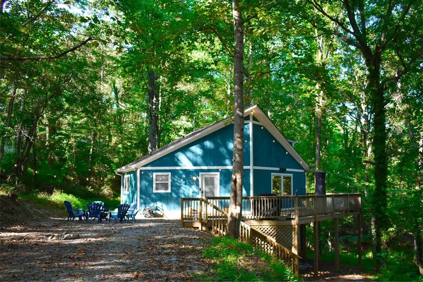 The Lazy Lodge Retreat Minutes from Greenville - Image 1