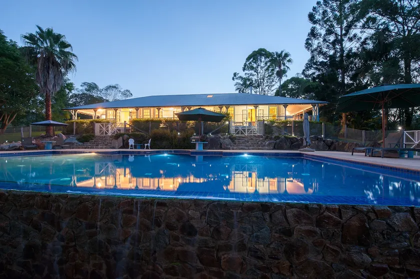 Samford Lakes Rural Accommodation - Image 1