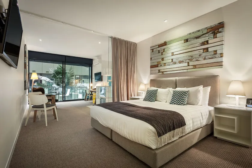 Studio Apartment - Image 1