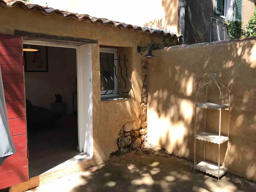 Independent 2-room apartment in Provençal estate 1 - Image 1