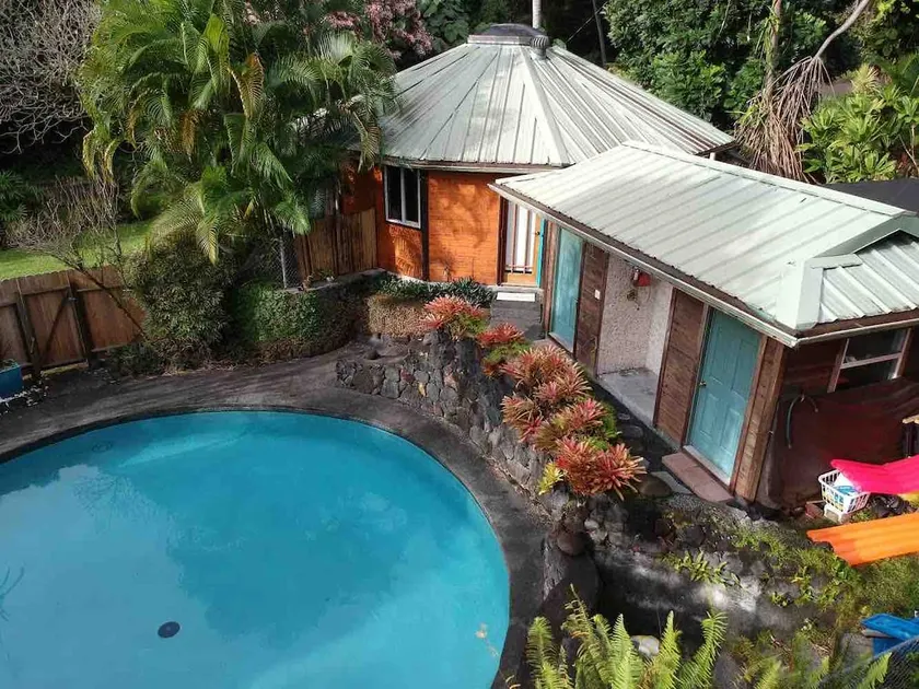 Romantic Dodecagon Retreat Near a Black Sand Beach - Image 1