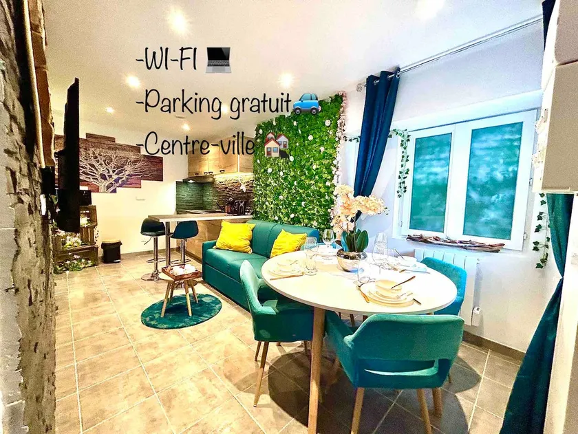 The Enchanted Forest, city center - Image 1