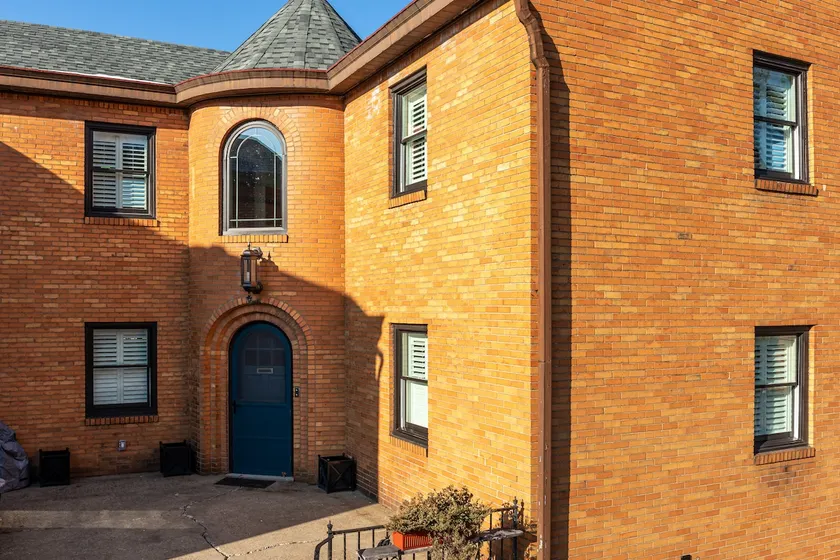 Serene Luxury @ 504 Bascom Ave - Image 1