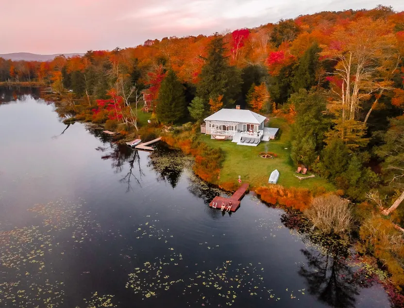 Catskills Modern Lakefront Cottage - Image 1
