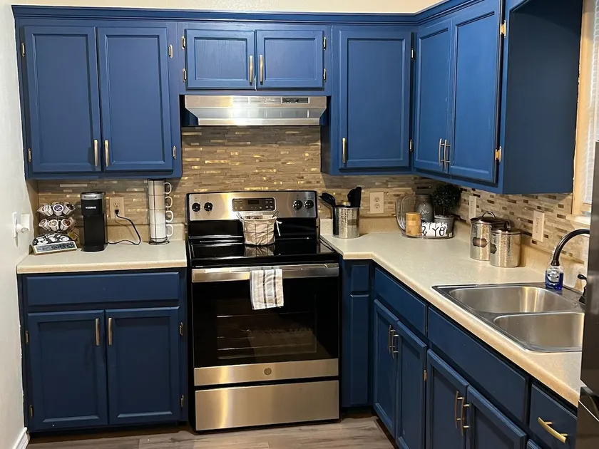 Cozy, Three bedroom, Centrally Located - Image 1