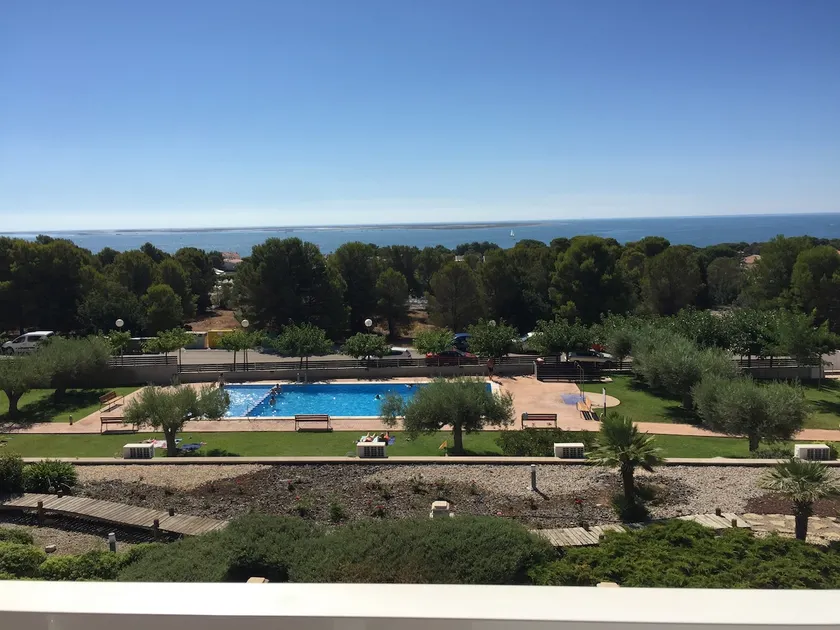 Attractive price Delta de l 'Elbre (sea and pool) - Image 1