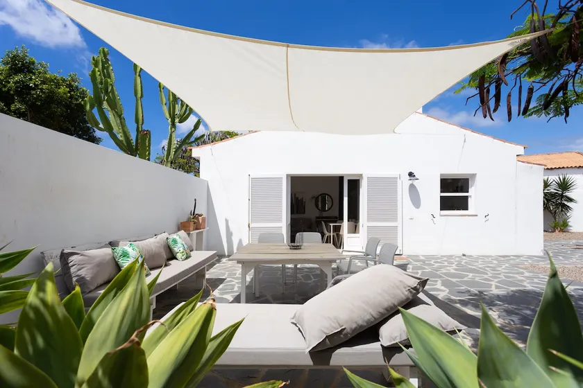 Rural House, Smuk beliggenhed, gratis wifi, gratis satellit-tv, solrig terrasse - Image 1