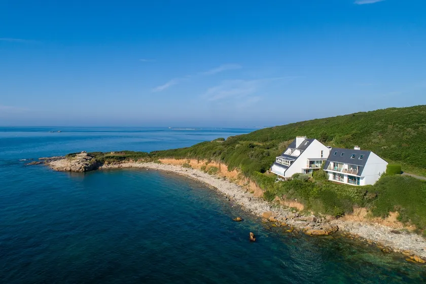 180° panoramic views of the islands and the wild coast - Image 1