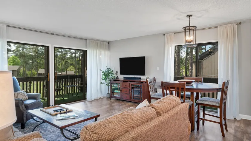 Pinseeker, a greenside condo on No. 5 - Walk to Pinehurst Clubhouse - Image 1