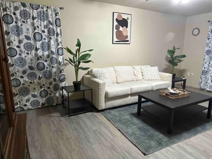 Amazing Home Stays Near Fairgrounds - Image 1