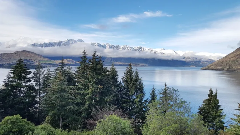 Sunshine Bay Views 32A Mckerrow Place Queenstown - Image 1