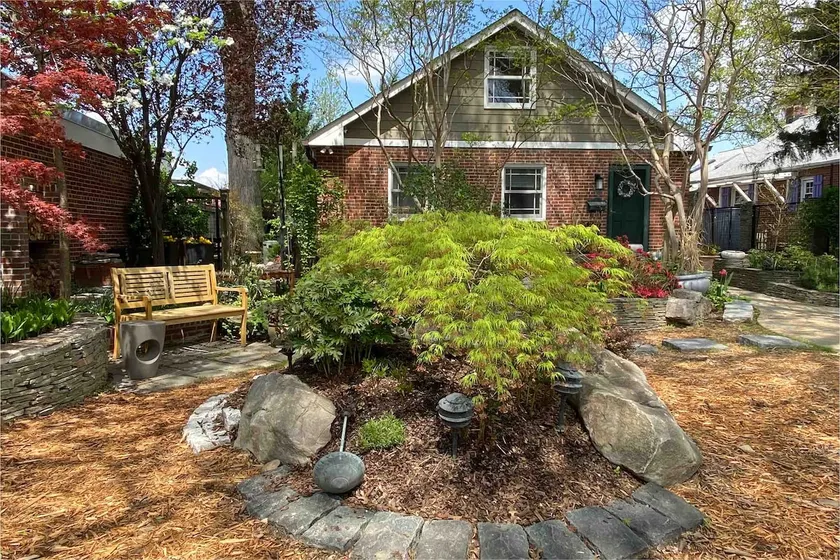 Alice’s DelRay Cottage-Elegant/EV enabled Retreat - Image 1