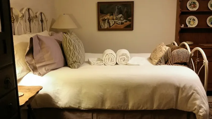 Cozy cottage-style studio by Big Creek Greenway - Image 1