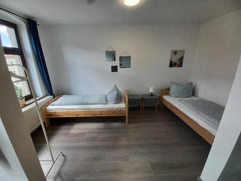 Large city apartment with balcony - Image 1