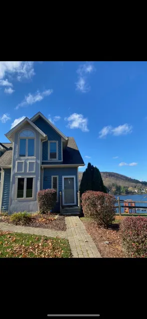Lakefront Townhouse - Log Cabin Experience - Image 1