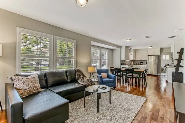 Serene Cottage in Walkable, Historic San Marco - Image 1