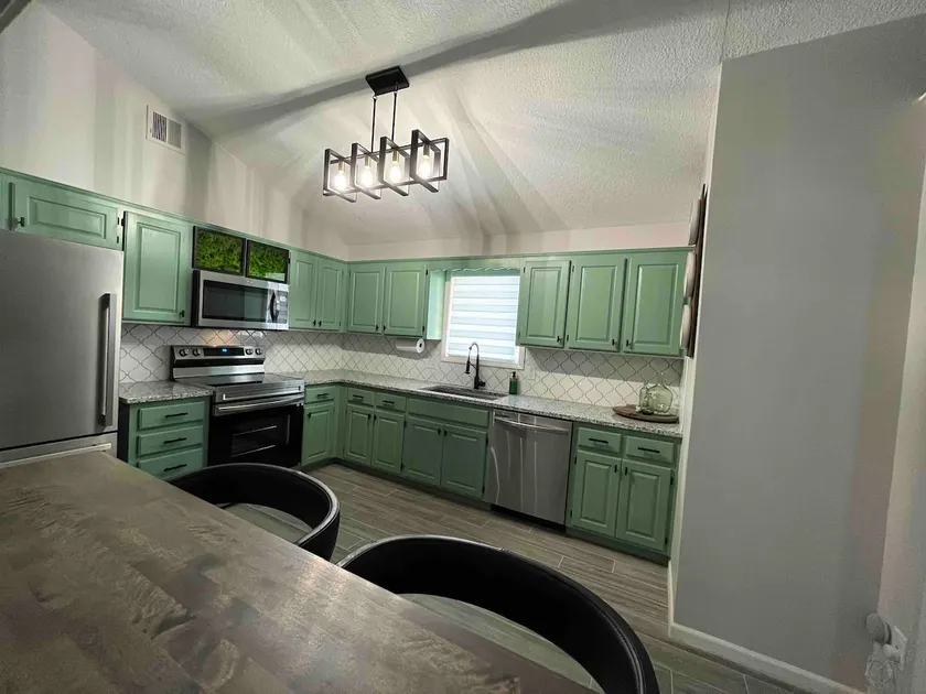 Newly remodeled quiet duplex! - Image 1