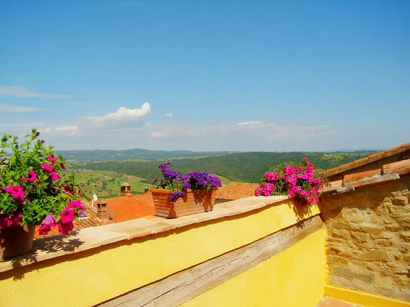 Large House with 2 Terraces in an Old Maremma Village - Image 1