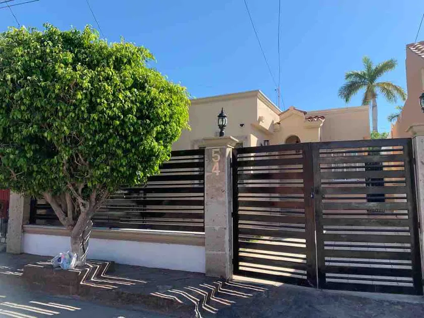 House 2 rec near shopping centers, bar, shops. - Image 1