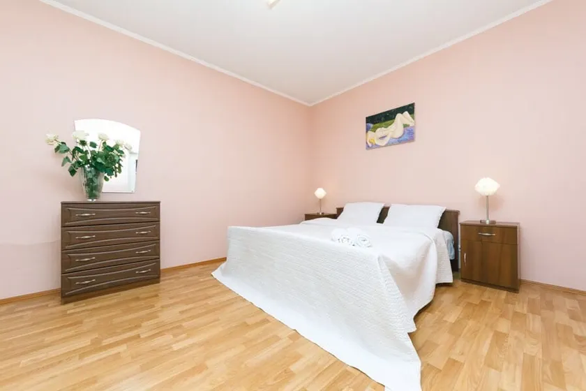 2 bedroom apartment. metro Minska Dream Town - Image 1