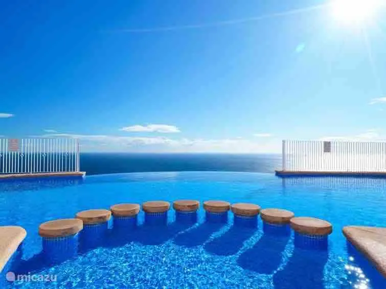Dreamview House - Image 1