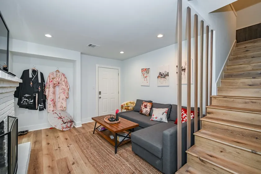 Serene 2-Story Full Suite - Little Tokyo - Image 1