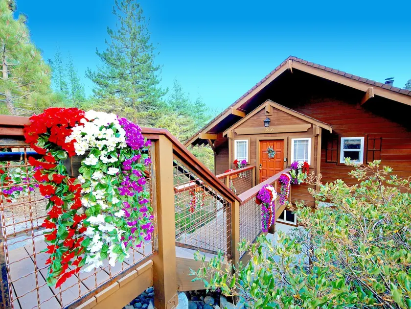 Lake Tahoe *5-Star* Retreat with Hot Tub & Sauna - Image 1