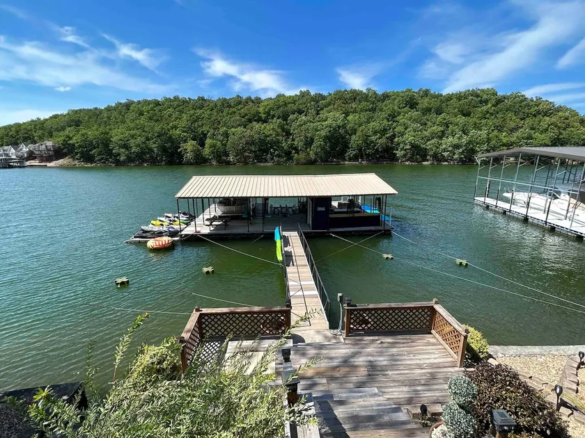 Floating Cove -Main Channel views! Sleeps 16 -Pets - Image 1
