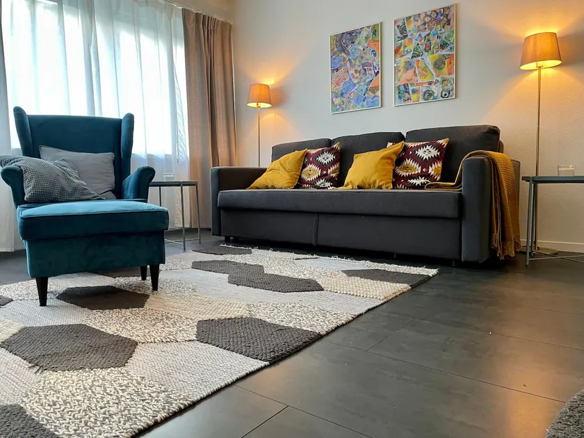Stylish and central apartment right on the Rhine! - Image 1