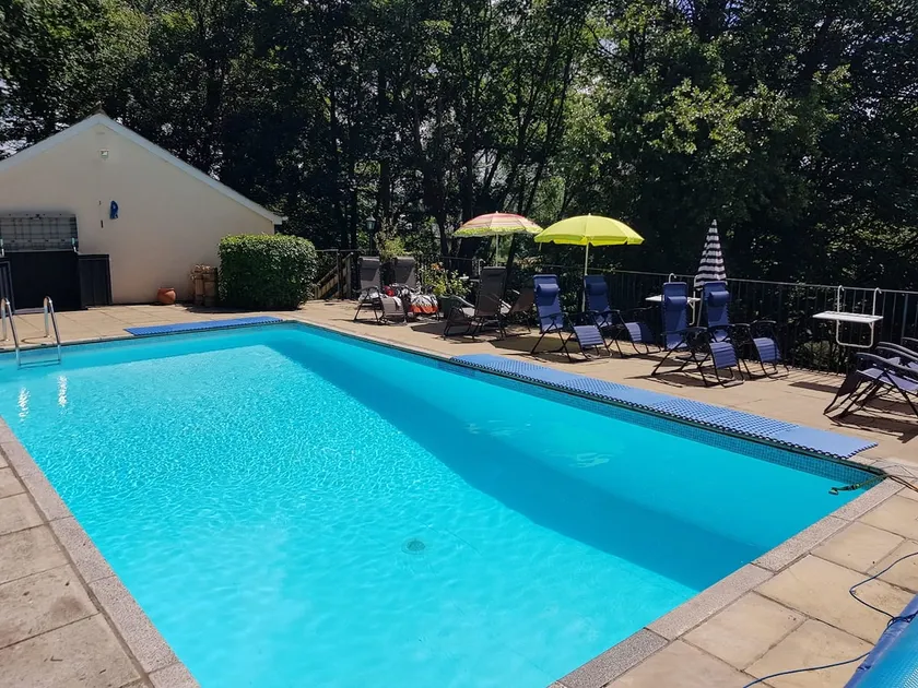Woodside Ash hot tub & pool (sleeps 4-6) - Image 1
