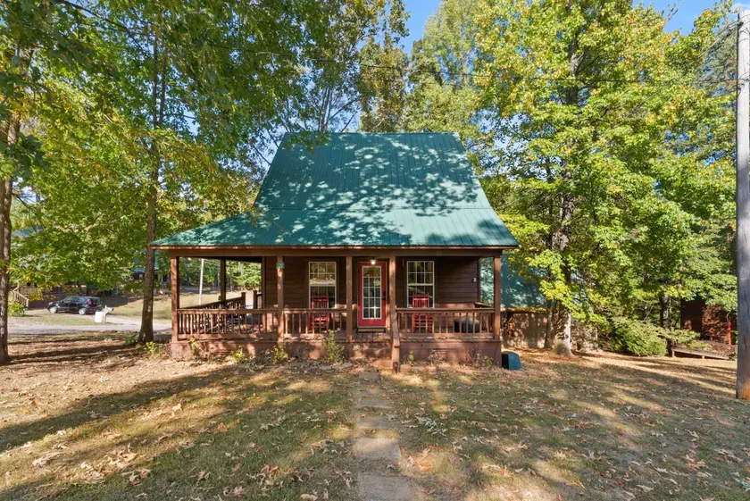 Cozy Cabin 3.5 min from Sportman's! - Image 1