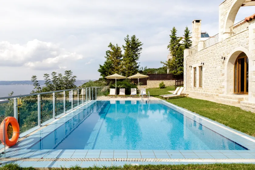 Hectoras Villa in Plaka BY APOKORONAS-VILLAS - Image 1