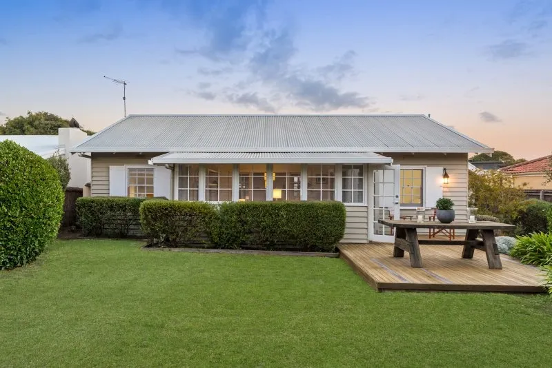 Portsea Cottage - Family Appeal in Prime Position - Image 1