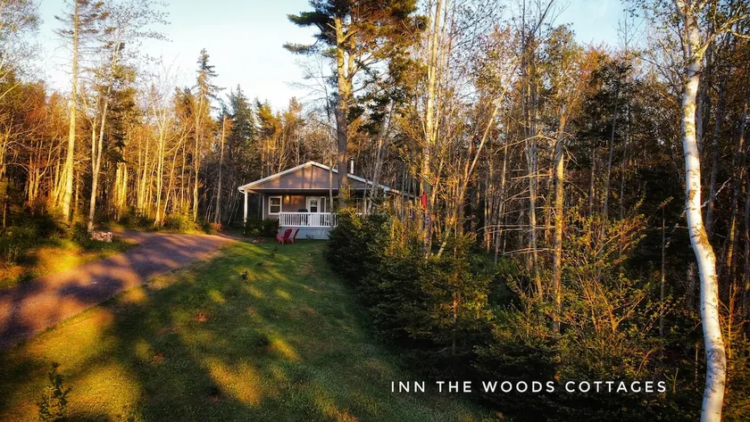 Inn The Woods, Deluxe PEI Cottages - Casa de campo 3 - Image 1