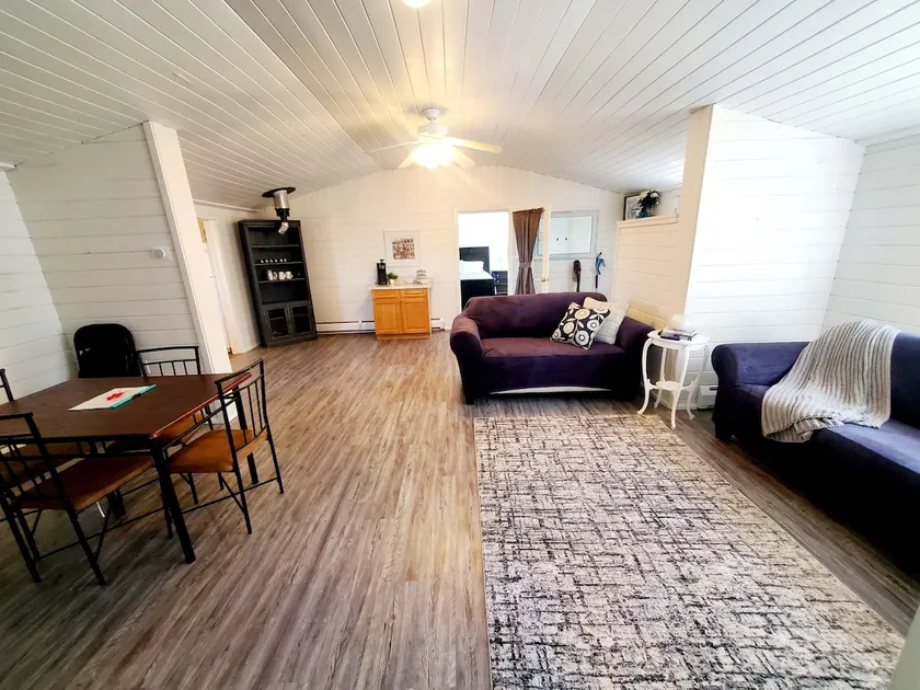 Watertown Cottage - Image 1
