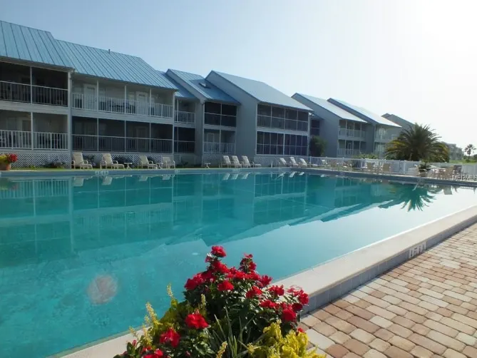 Charming Waterfront Resort Vacation - Image 1