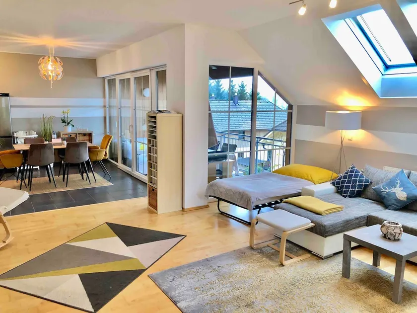 Apartment With Amazing Lake- and Mountain View - Image 1
