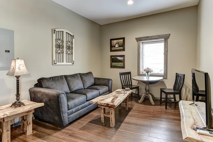 Waynesville, NC Apartment ~ Rolling Stone - Image 1